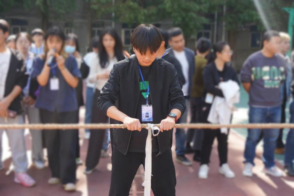 电务学院第三届“电务杯”拔河比赛圆满结束