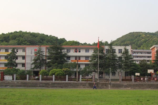 岳阳市理工职业技术学校是私立学校吗