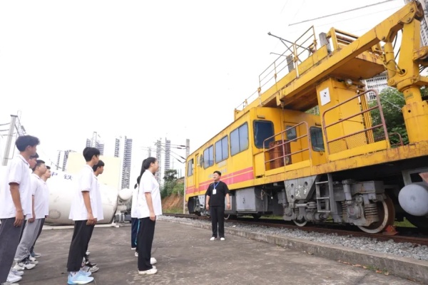 株洲铁路机电职业学校2025春季插班生招生公告