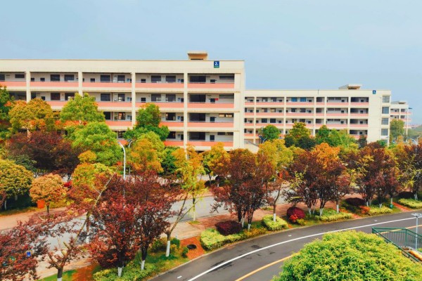 长沙雨花区有哪些中专学校