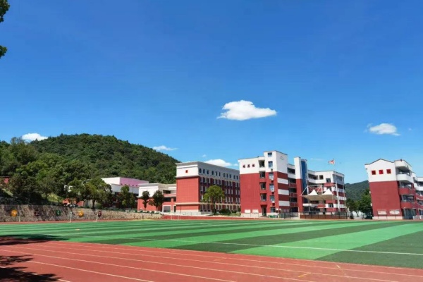 长沙市平高高级中学收费标准