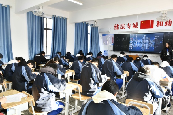 长沙市平高高级中学收费标准