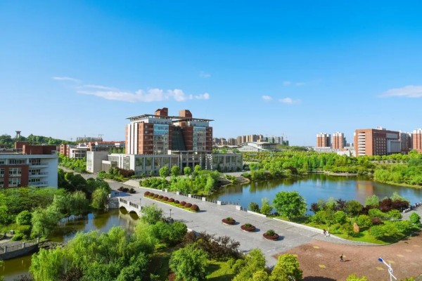 2025年长沙理工大学专升本分数线